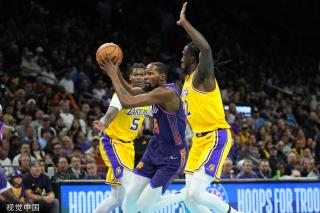 会中贡献了 会中贡献了