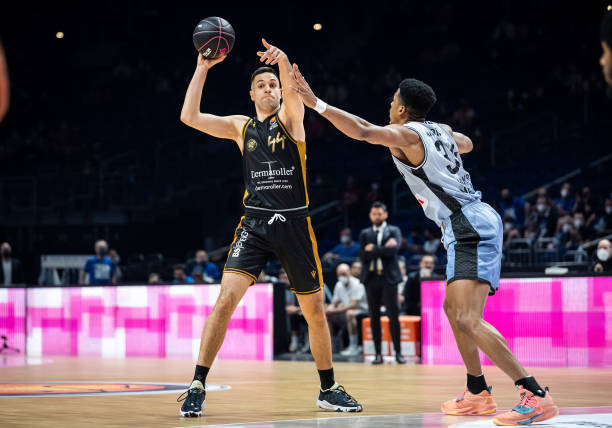 在这三队中 在这三队中