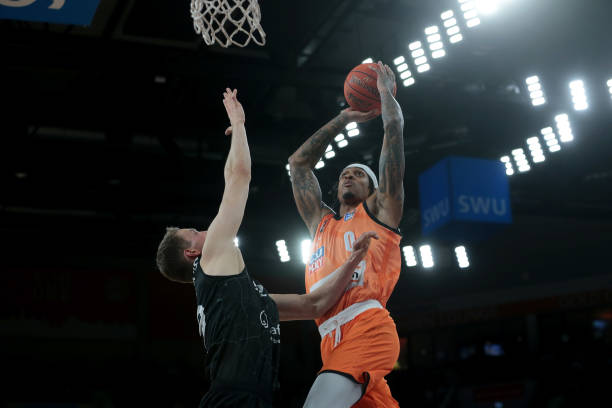 引起了轩然 引起了轩然